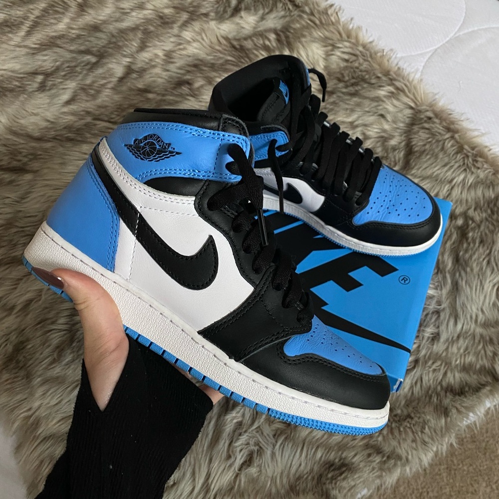 Air Jordan 1 Retro High OG UNC Toe (GS) - FD1437 - 400 - US